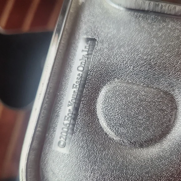 Vintage Letter R Box - Picture 4 of 9